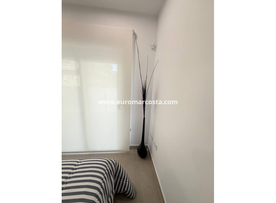 Sale - Apartment / flat - Guardamar del Segura - Pueblo