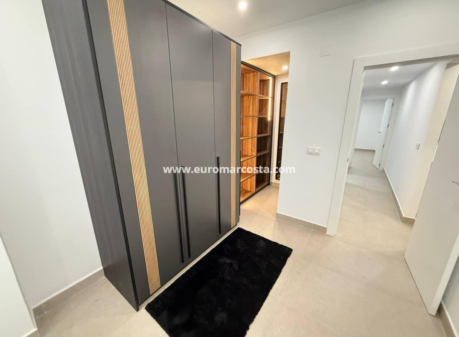 Sale - Apartment / flat - Guardamar del Segura - Pueblo