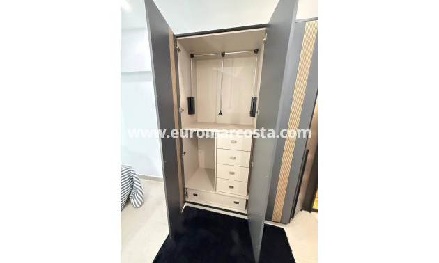 Sale - Apartment / flat - Guardamar del Segura - Pueblo