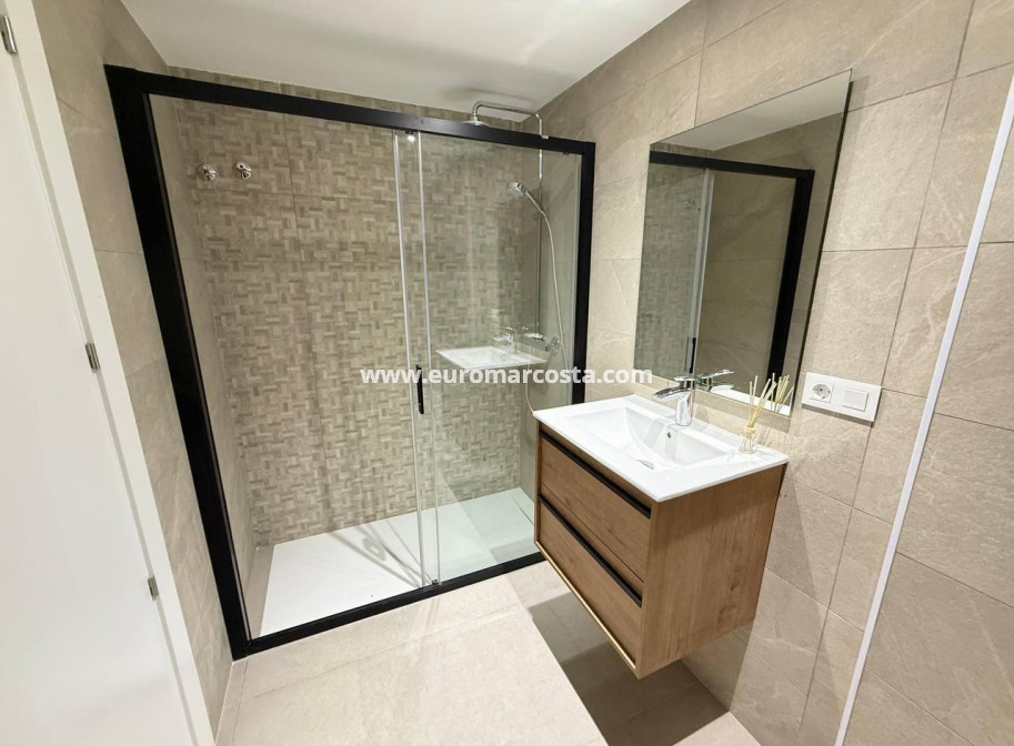 Sale - Apartment / flat - Guardamar del Segura - Pueblo