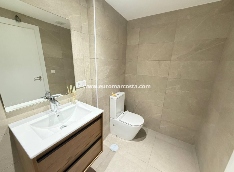 Sale - Apartment / flat - Guardamar del Segura - Pueblo