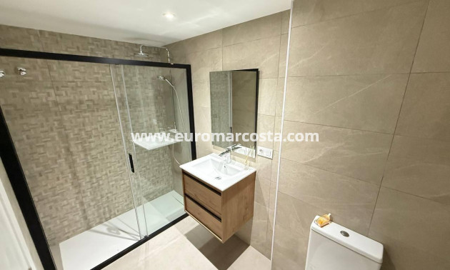 Sale - Apartment / flat - Guardamar del Segura - Pueblo