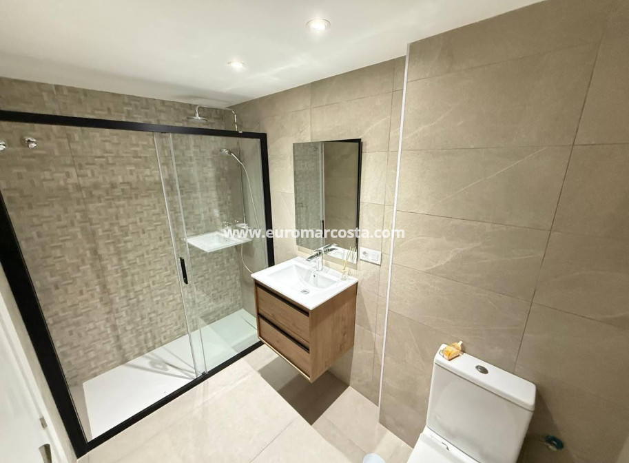 Sale - Apartment / flat - Guardamar del Segura - Pueblo