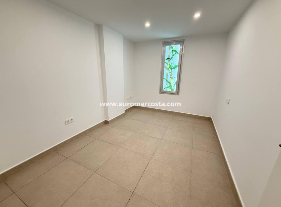 Sale - Apartment / flat - Guardamar del Segura - Pueblo