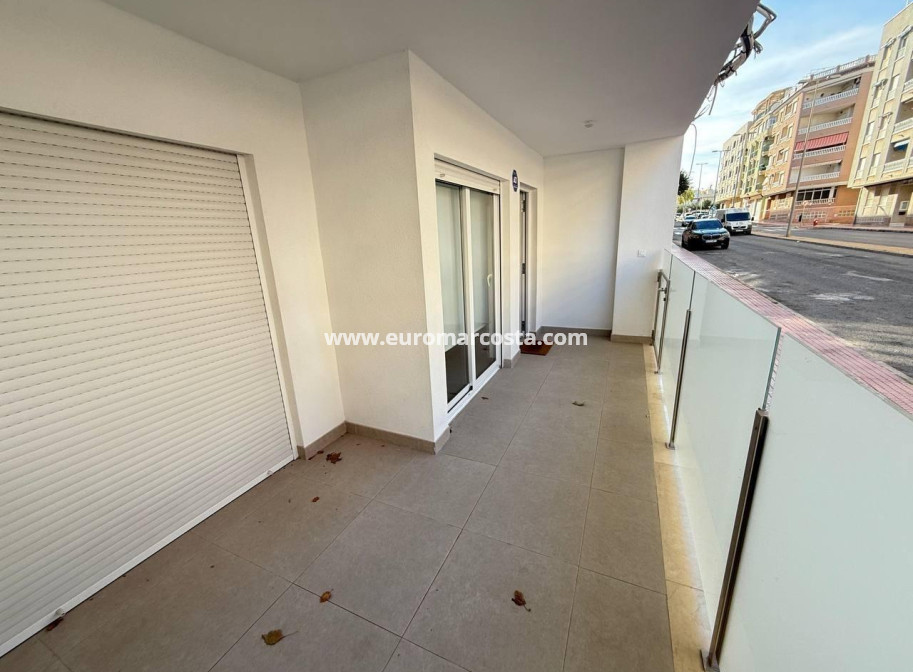 Sale - Apartment / flat - Guardamar del Segura - Pueblo