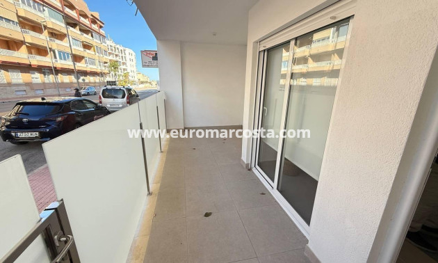 Sale - Apartment / flat - Guardamar del Segura - Pueblo