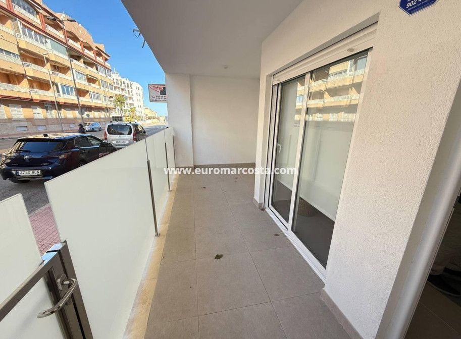Sale - Apartment / flat - Guardamar del Segura - Pueblo
