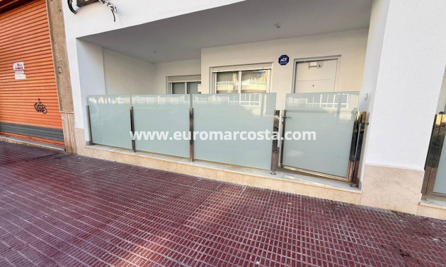 Sale - Apartment / flat - Guardamar del Segura - Pueblo