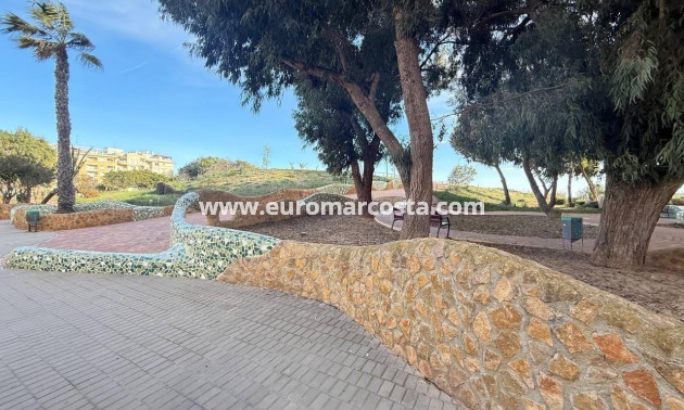 Sale - Apartment / flat - Guardamar del Segura - Pueblo