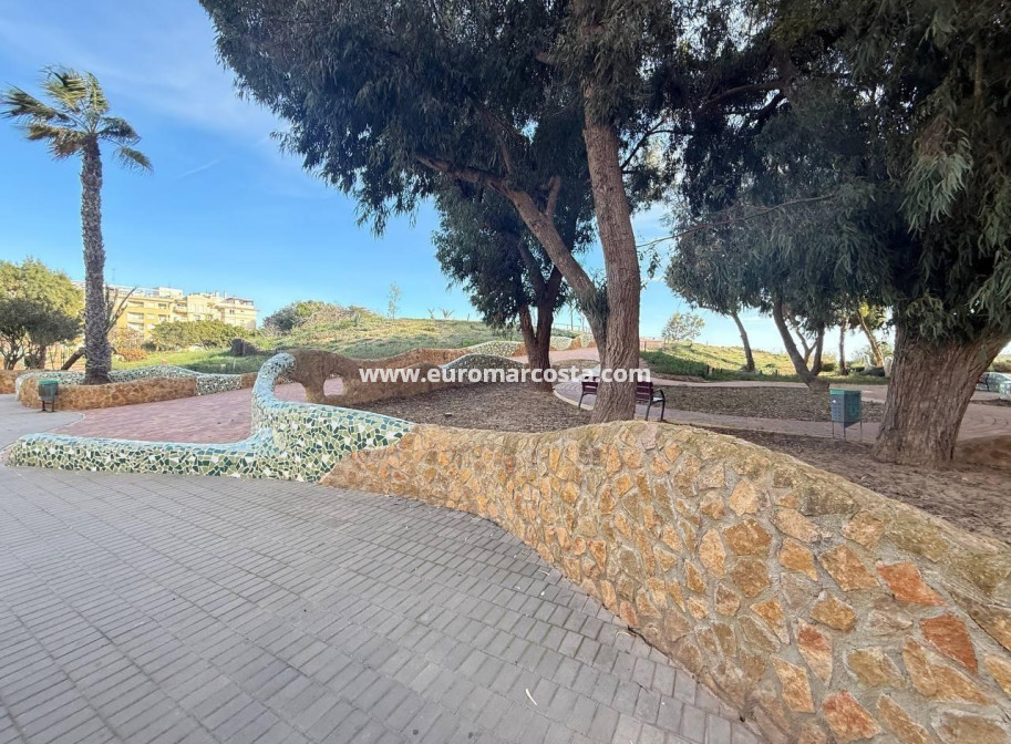 Sale - Apartment / flat - Guardamar del Segura - Pueblo