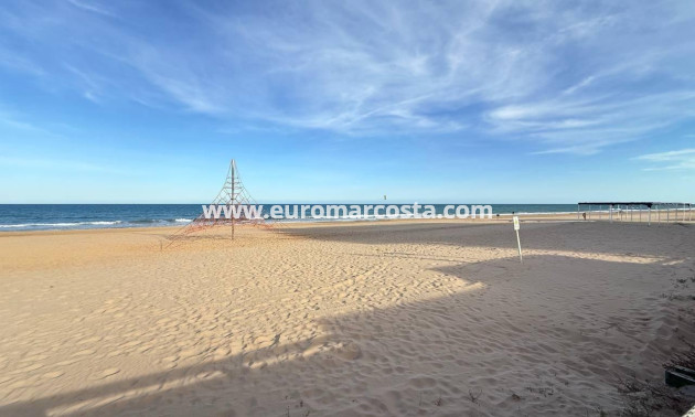 Sale - Apartment / flat - Guardamar del Segura - Pueblo