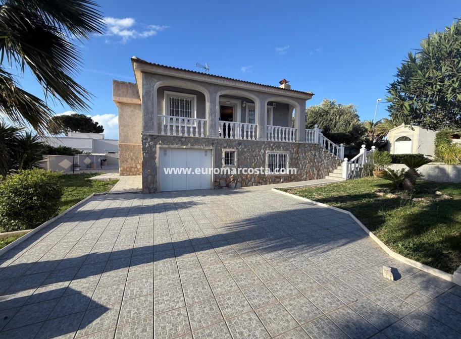 Objekte zum Wiederverkauf - Villa freitstehend - Torrevieja - Los Balcones - Los Altos del Edén