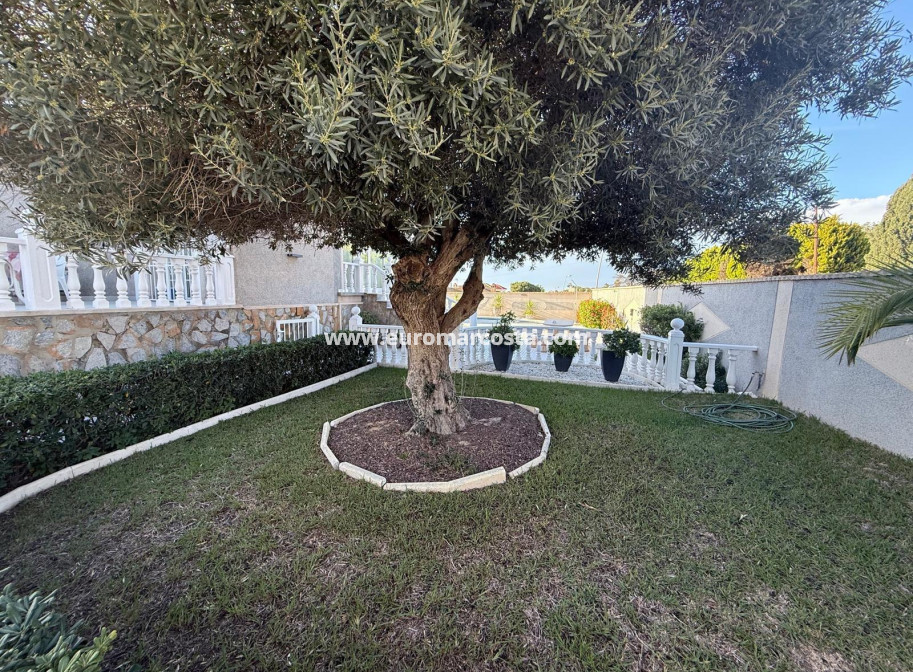 Objekte zum Wiederverkauf - Villa freitstehend - Torrevieja - Los Balcones - Los Altos del Edén