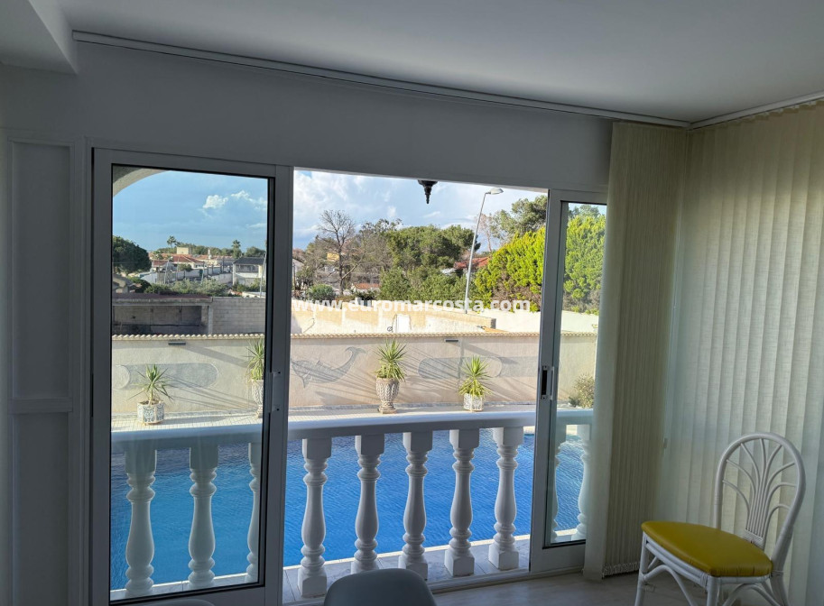 Objekte zum Wiederverkauf - Villa freitstehend - Torrevieja - Los Balcones - Los Altos del Edén