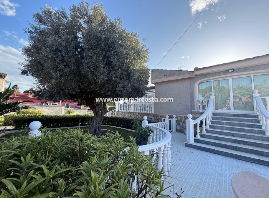 Objekte zum Wiederverkauf - Villa freitstehend - Torrevieja - Los Balcones - Los Altos del Edén