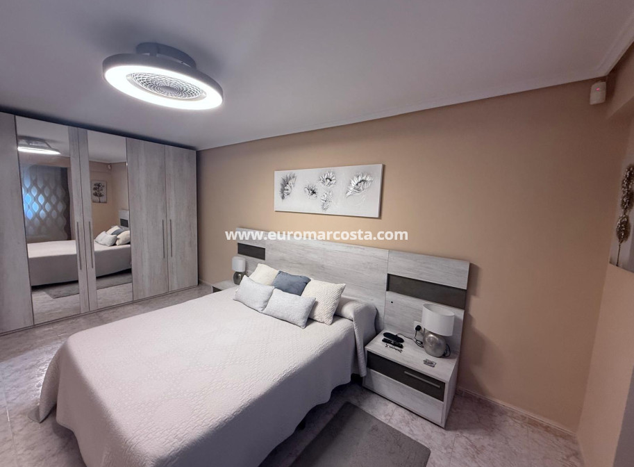 Objekte zum Wiederverkauf - Villa freitstehend - Torrevieja - Los Balcones - Los Altos del Edén