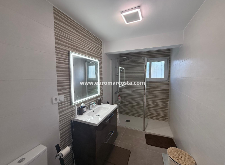 Objekte zum Wiederverkauf - Villa freitstehend - Torrevieja - Los Balcones - Los Altos del Edén