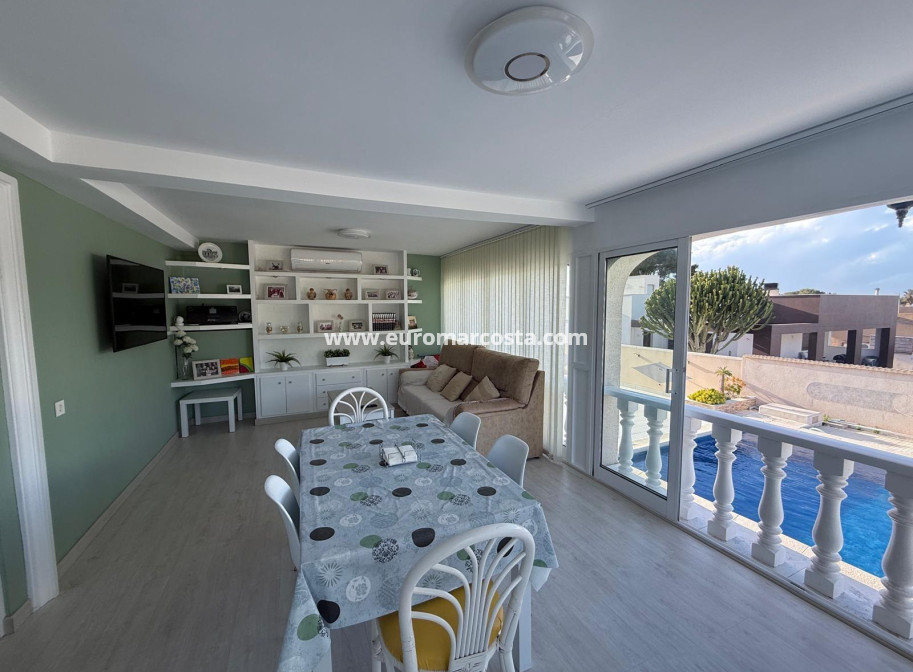 Objekte zum Wiederverkauf - Villa freitstehend - Torrevieja - Los Balcones - Los Altos del Edén