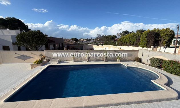 Objekte zum Wiederverkauf - Villa freitstehend - Torrevieja - Los Balcones - Los Altos del Edén