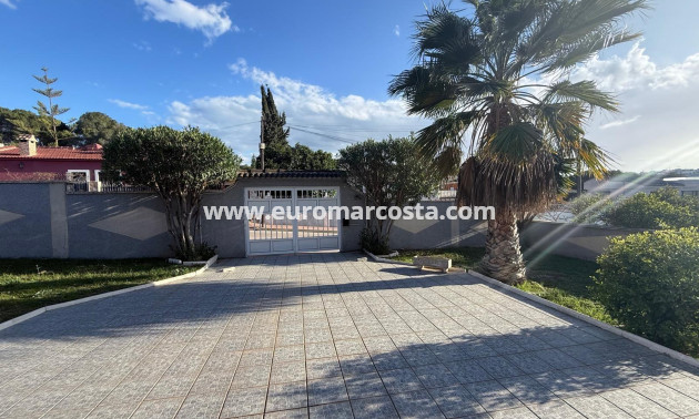 Objekte zum Wiederverkauf - Villa freitstehend - Torrevieja - Los Balcones - Los Altos del Edén