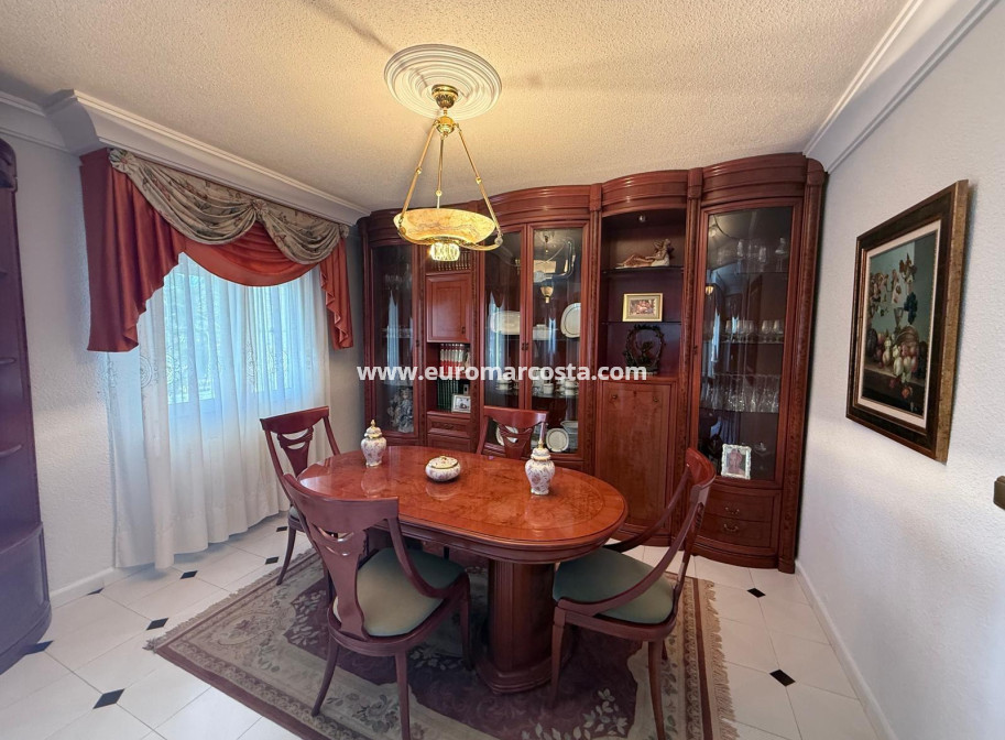 Objekte zum Wiederverkauf - Villa freitstehend - Torrevieja - Los Balcones - Los Altos del Edén