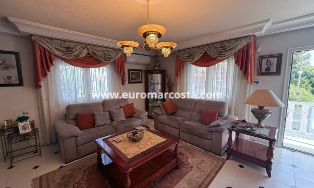 Objekte zum Wiederverkauf - Villa freitstehend - Torrevieja - Los Balcones - Los Altos del Edén