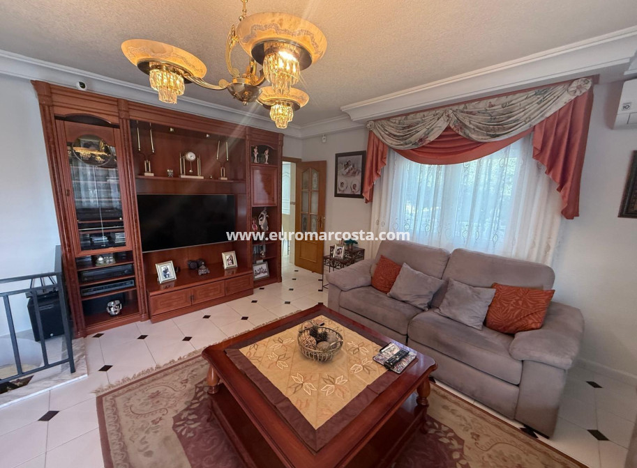 Objekte zum Wiederverkauf - Villa freitstehend - Torrevieja - Los Balcones - Los Altos del Edén