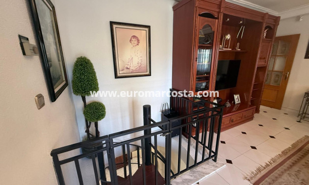 Objekte zum Wiederverkauf - Villa freitstehend - Torrevieja - Los Balcones - Los Altos del Edén