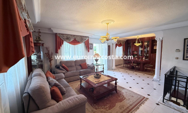 Objekte zum Wiederverkauf - Villa freitstehend - Torrevieja - Los Balcones - Los Altos del Edén
