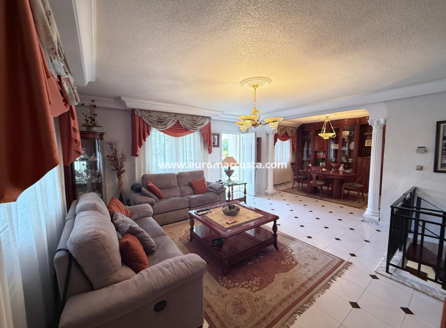 Objekte zum Wiederverkauf - Villa freitstehend - Torrevieja - Los Balcones - Los Altos del Edén