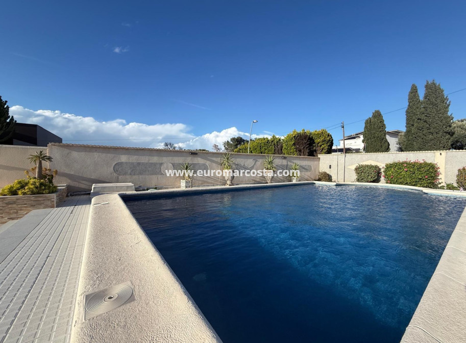 Objekte zum Wiederverkauf - Villa freitstehend - Torrevieja - Los Balcones - Los Altos del Edén