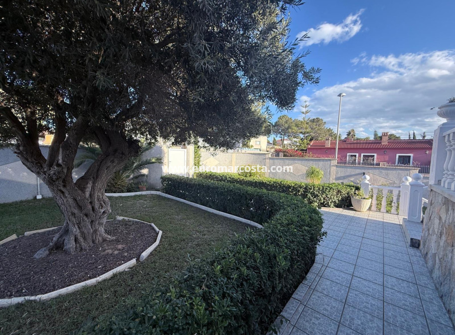 Objekte zum Wiederverkauf - Villa freitstehend - Torrevieja - Los Balcones - Los Altos del Edén