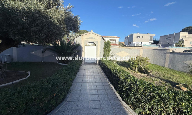 Objekte zum Wiederverkauf - Villa freitstehend - Torrevieja - Los Balcones - Los Altos del Edén