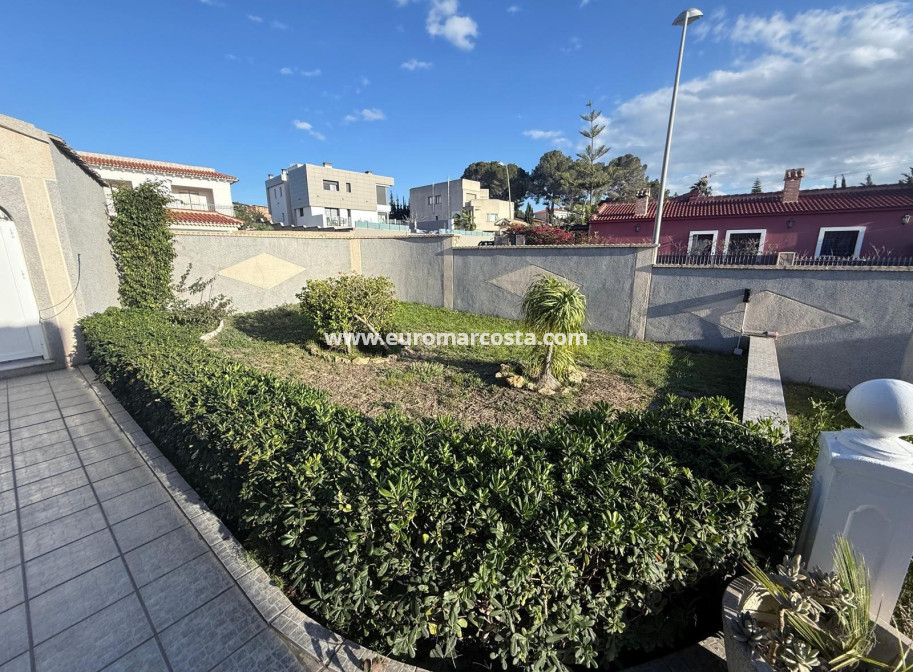 Objekte zum Wiederverkauf - Villa freitstehend - Torrevieja - Los Balcones - Los Altos del Edén
