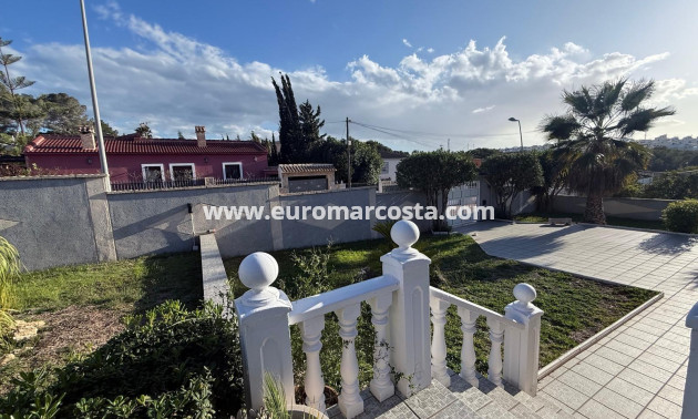 Objekte zum Wiederverkauf - Villa freitstehend - Torrevieja - Los Balcones - Los Altos del Edén