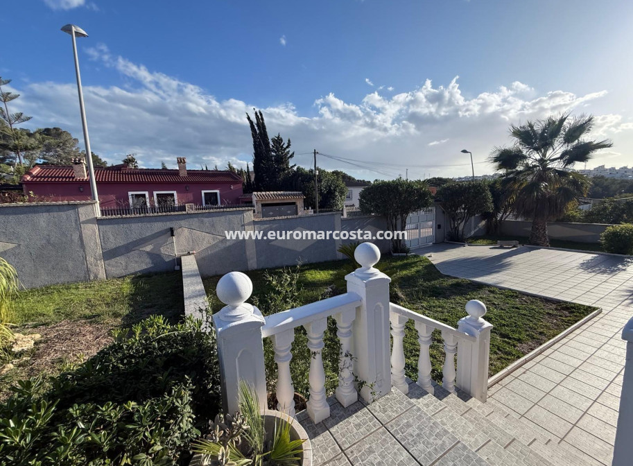 Objekte zum Wiederverkauf - Villa freitstehend - Torrevieja - Los Balcones - Los Altos del Edén