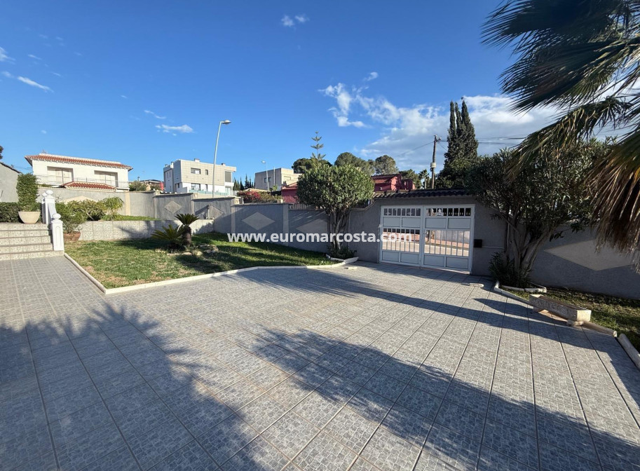Objekte zum Wiederverkauf - Villa freitstehend - Torrevieja - Los Balcones - Los Altos del Edén