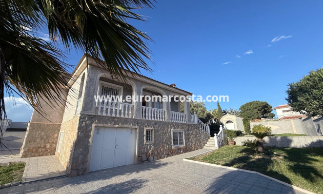 Objekte zum Wiederverkauf - Villa freitstehend - Torrevieja - Los Balcones - Los Altos del Edén