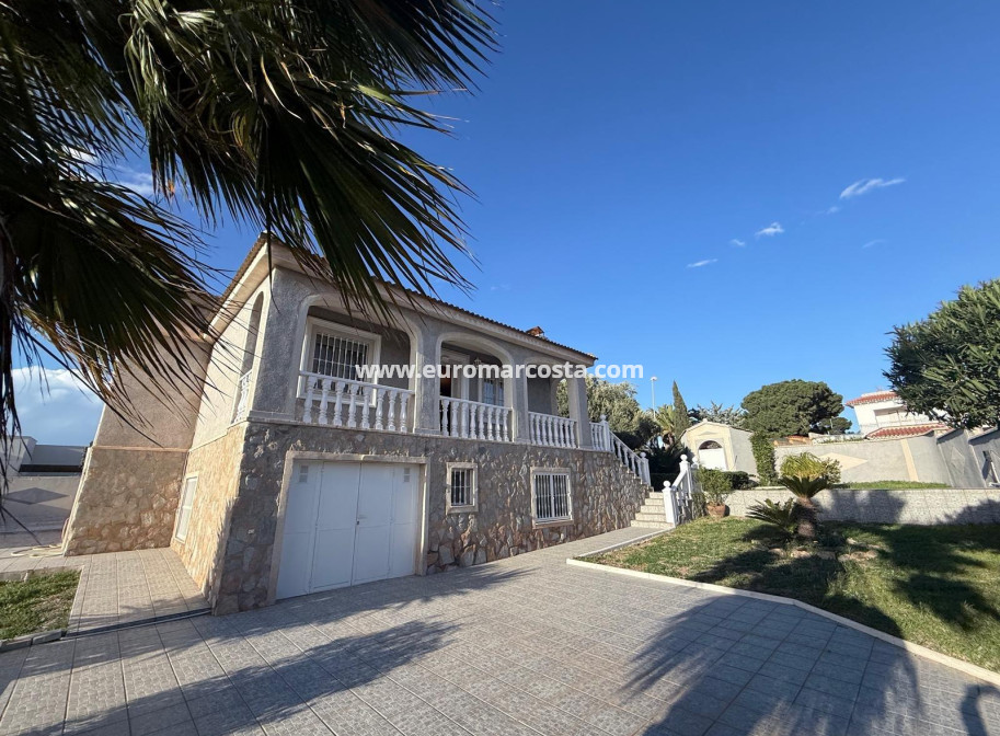 Objekte zum Wiederverkauf - Villa freitstehend - Torrevieja - Los Balcones - Los Altos del Edén