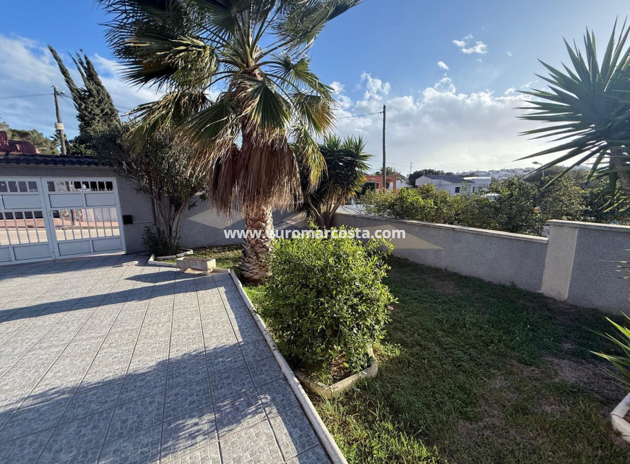 Objekte zum Wiederverkauf - Villa freitstehend - Torrevieja - Los Balcones - Los Altos del Edén
