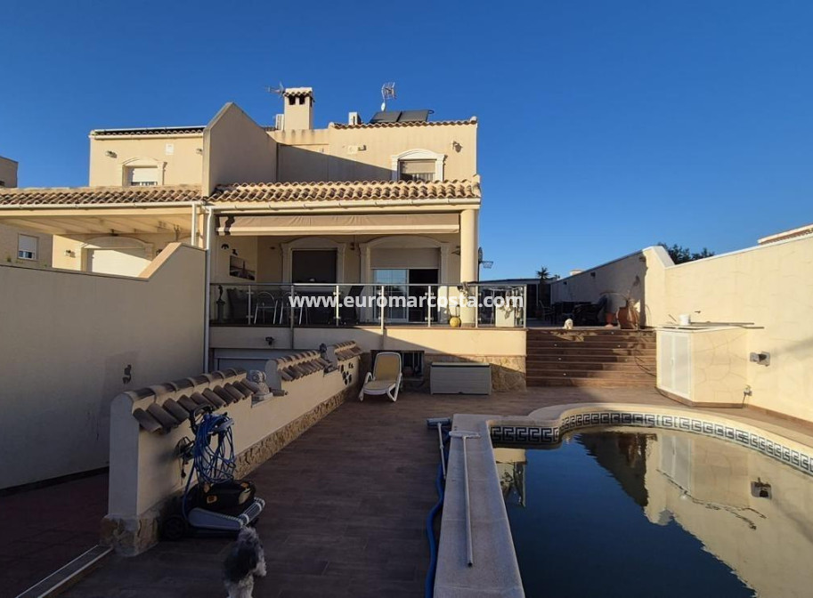 Objekte zum Wiederverkauf - Stadthaus - Torrevieja - TORREVIEJA