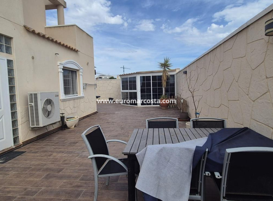 Objekte zum Wiederverkauf - Stadthaus - Torrevieja - TORREVIEJA