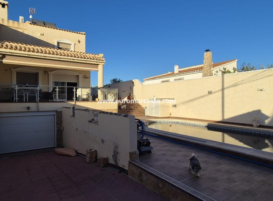 Objekte zum Wiederverkauf - Stadthaus - Torrevieja - TORREVIEJA