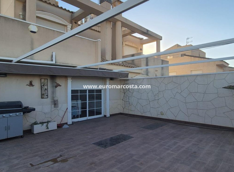 Objekte zum Wiederverkauf - Stadthaus - Torrevieja - TORREVIEJA