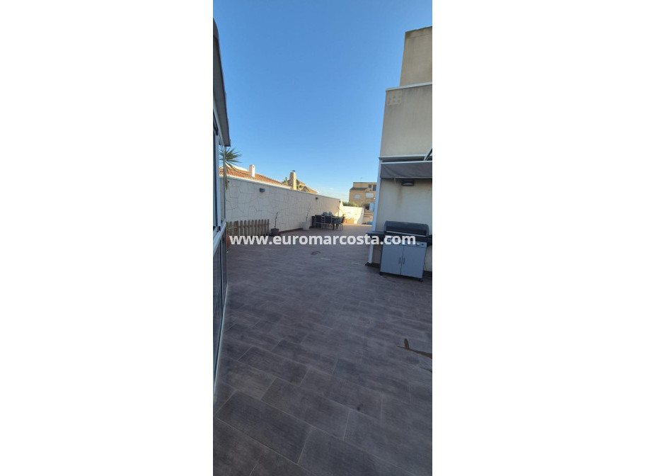 Objekte zum Wiederverkauf - Stadthaus - Torrevieja - TORREVIEJA