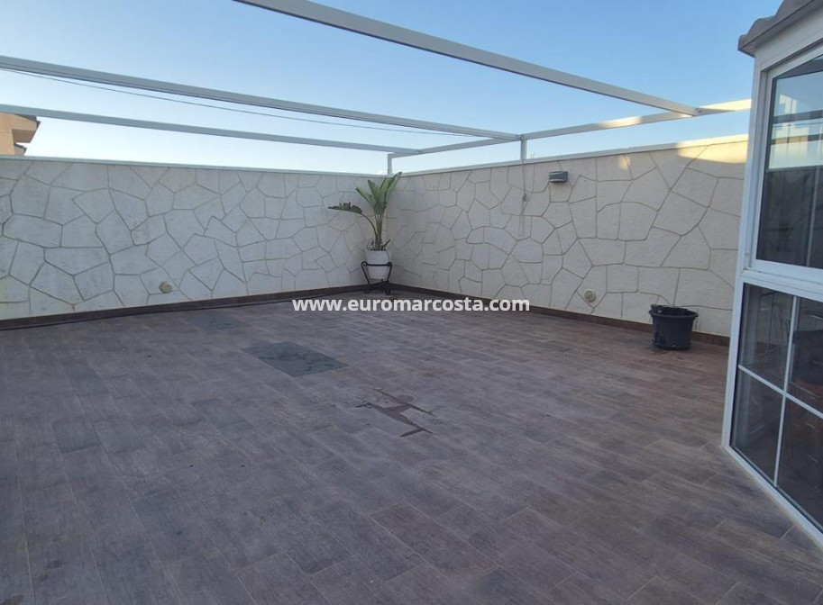 Objekte zum Wiederverkauf - Stadthaus - Torrevieja - TORREVIEJA