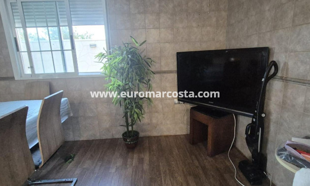 Objekte zum Wiederverkauf - Stadthaus - Torrevieja - TORREVIEJA