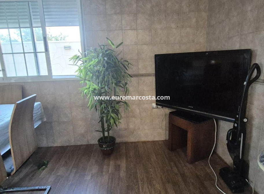 Objekte zum Wiederverkauf - Stadthaus - Torrevieja - TORREVIEJA