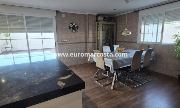 Objekte zum Wiederverkauf - Stadthaus - Torrevieja - TORREVIEJA