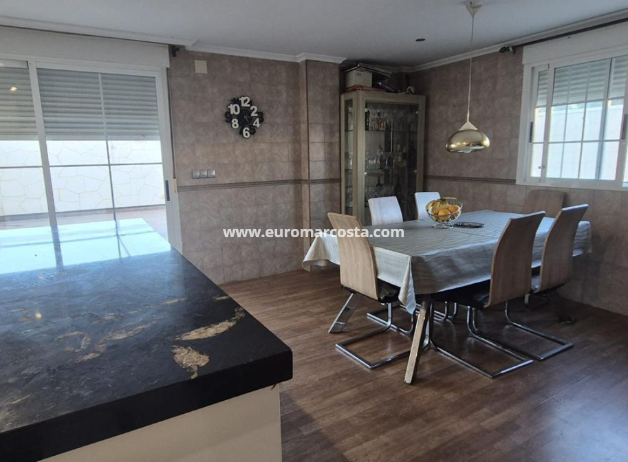 Objekte zum Wiederverkauf - Stadthaus - Torrevieja - TORREVIEJA